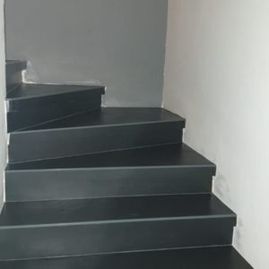חיפוי מדרגות על ידי אבן אלסטית דגם גרפית