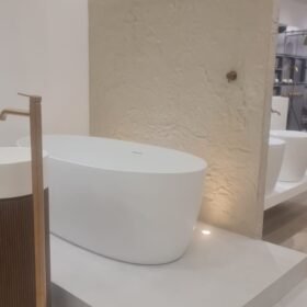 חיפוי קיר באבן אלסטית באמבטיה